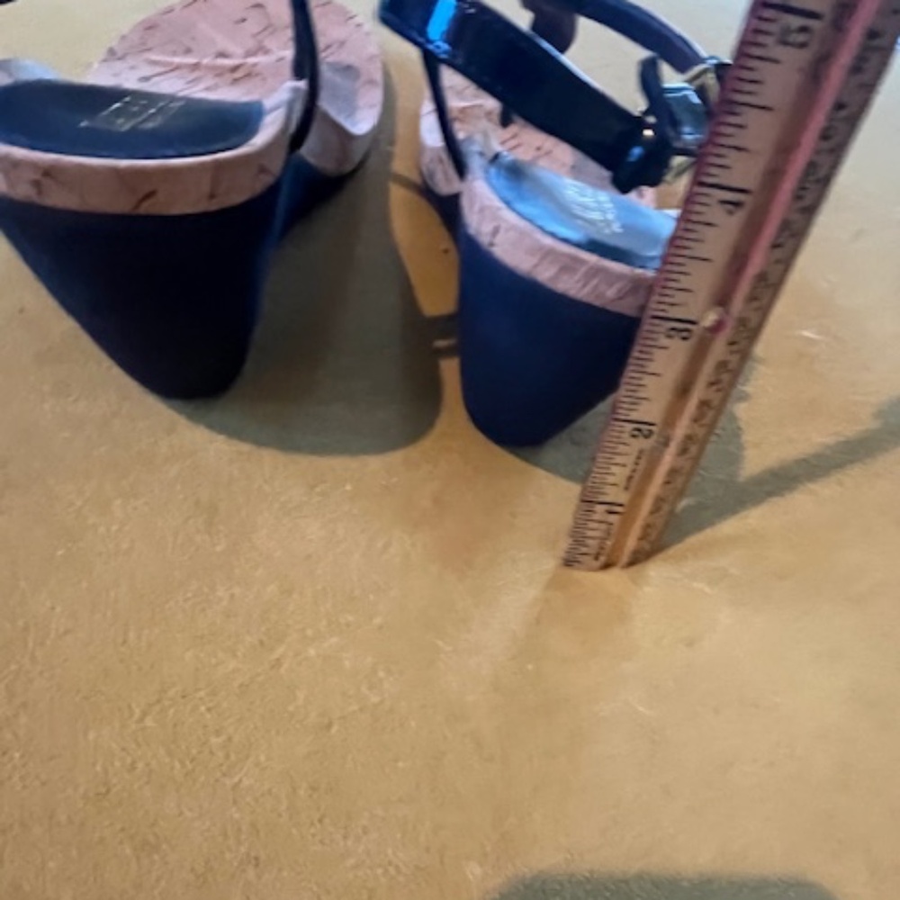 Lauren Ralph Lauren Reeta Black Patent Leather T-strap 3" Wedge Sandals Sz 8.5 - Picture 4 of 10